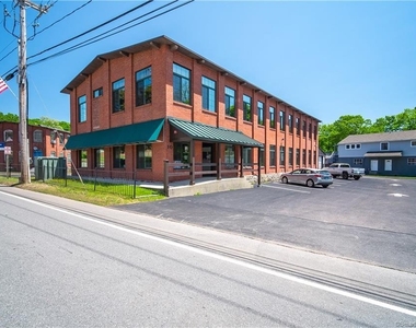 10 Summit Street - Photo Thumbnail 2