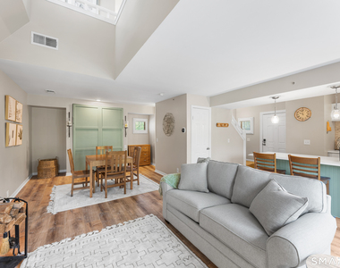 2124 Old Pond Lane - Photo Thumbnail 26