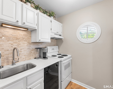 2124 Old Pond Lane - Photo Thumbnail 22