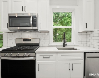 174 Coram Avenue - Photo Thumbnail 2