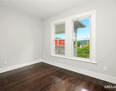 174 Coram Avenue - Photo Thumbnail 8