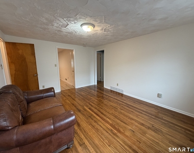 50 Lincoln Avenue - Photo Thumbnail 4