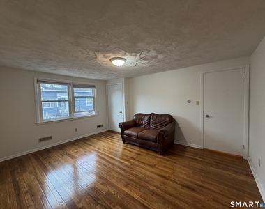 50 Lincoln Avenue - Photo Thumbnail 3