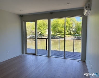 253 Riverside Avenue - Photo Thumbnail 8
