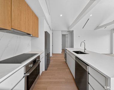 253 Riverside Avenue - Photo Thumbnail 4