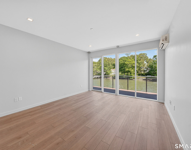 253 Riverside Avenue - Photo Thumbnail 6