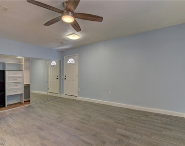 3896 Acapulco Avenue - Photo Thumbnail 28