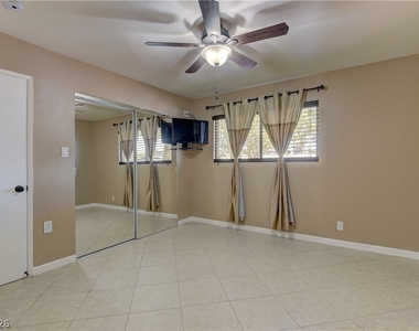 3896 Acapulco Avenue - Photo Thumbnail 17