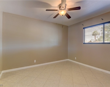 3896 Acapulco Avenue - Photo Thumbnail 18