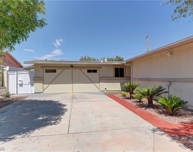 3896 Acapulco Avenue - Photo Thumbnail 4