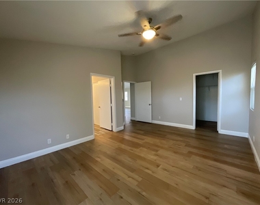 1921 Wild Pony Avenue - Photo Thumbnail 5