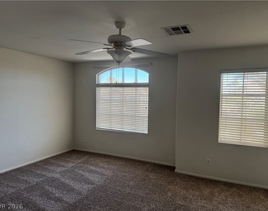 10066 Cambridge Blue Avenue - Photo Thumbnail 12