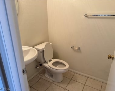 10066 Cambridge Blue Avenue - Photo Thumbnail 6