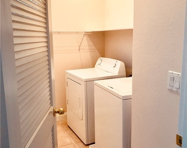4433 Nestos Valley Avenue - Photo Thumbnail 13