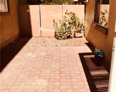 4433 Nestos Valley Avenue - Photo Thumbnail 9