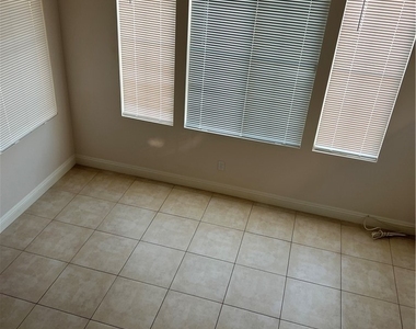 4433 Nestos Valley Avenue - Photo Thumbnail 28