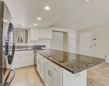 101 Luna Way - Photo Thumbnail 14
