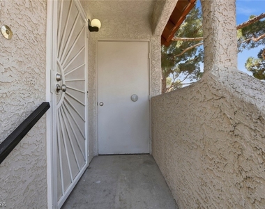 101 Luna Way - Photo Thumbnail 2