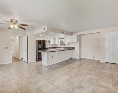 101 Luna Way - Photo Thumbnail 8