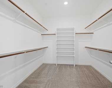 294 Mount Williamson Street - Photo Thumbnail 15