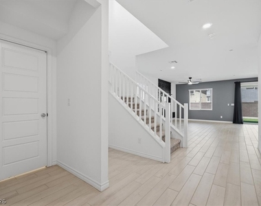 294 Mount Williamson Street - Photo Thumbnail 1