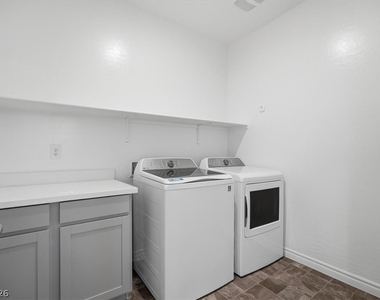 294 Mount Williamson Street - Photo Thumbnail 18