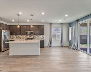 6735 High Quest Street - Photo Thumbnail 4