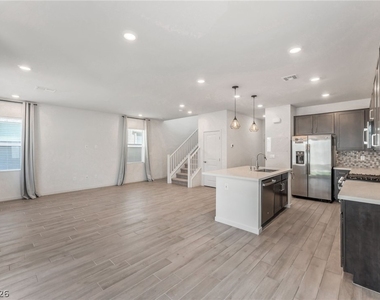 6735 High Quest Street - Photo Thumbnail 5