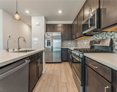 6735 High Quest Street - Photo Thumbnail 3