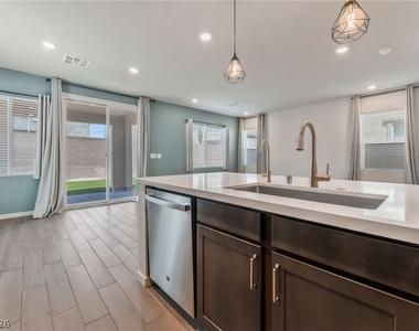 6735 High Quest Street - Photo Thumbnail 7