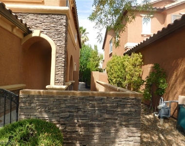 913 Ambrosia Drive - Photo Thumbnail 1
