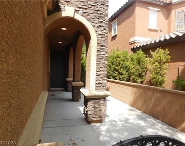 913 Ambrosia Drive - Photo Thumbnail 2