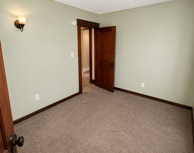 305 Adams Avenue - Photo Thumbnail 3