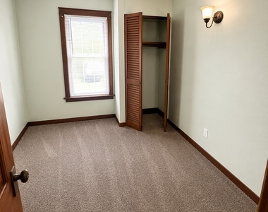 305 Adams Avenue - Photo Thumbnail 2