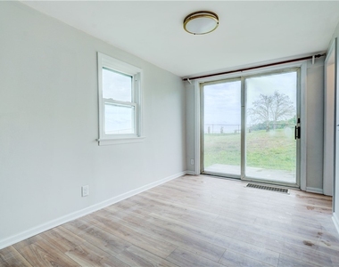 904 Lake Road - Photo Thumbnail 7