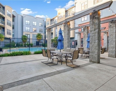 400 17th St Nw - Photo Thumbnail 17
