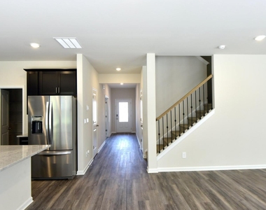 118 Sequoia Lane - Photo Thumbnail 6