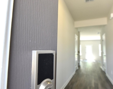 118 Sequoia Lane - Photo Thumbnail 2