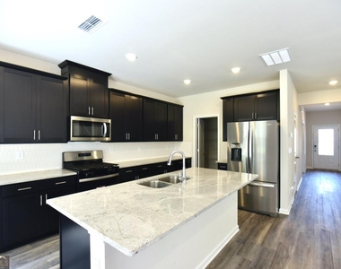 118 Sequoia Lane - Photo Thumbnail 8