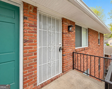 3203 E Point Street - Photo Thumbnail 15