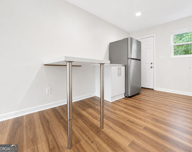 3193 E Point Street - Photo Thumbnail 6