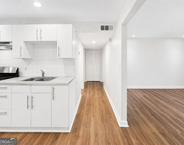 3193 E Point Street - Photo Thumbnail 9