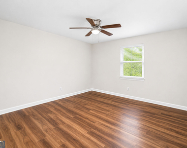 3193 E Point Street - Photo Thumbnail 15