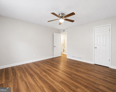 3193 E Point Street - Photo Thumbnail 16
