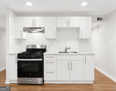 3193 E Point Street - Photo Thumbnail 7