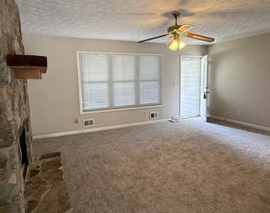 6683 Homestead Road - Photo Thumbnail 5