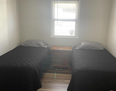 127 Hancock Avenue - Photo Thumbnail 5