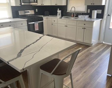 127 Hancock Avenue - Photo Thumbnail 2