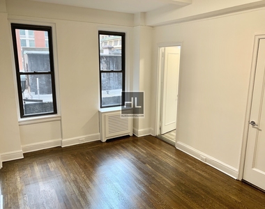 East 46 Street - Photo Thumbnail 1