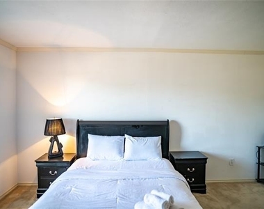 3706 Bishop Hill Drive - Photo Thumbnail 17